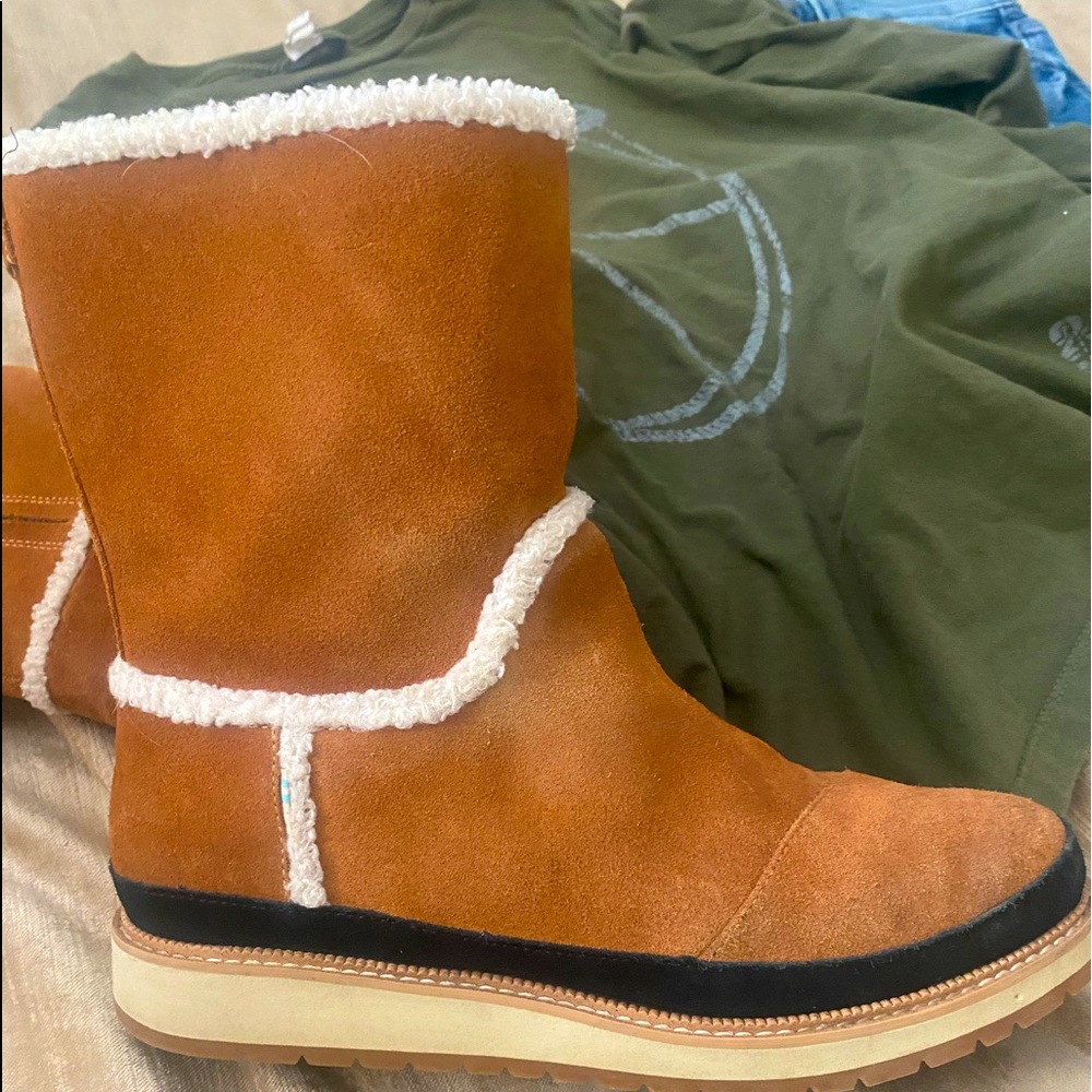 NEW- Tom’s Makenna Boot